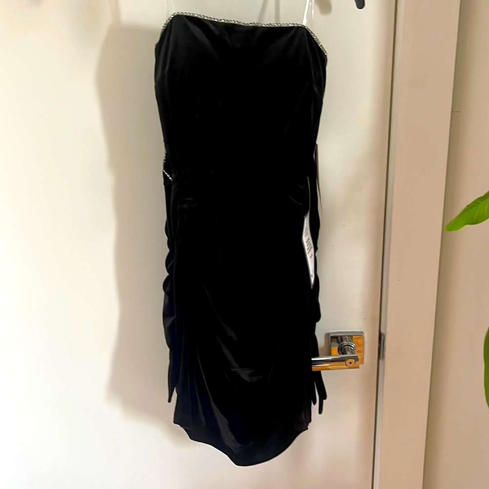Black dress with rhinestone detail and gloves - Picture 1 of 4